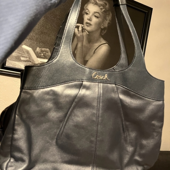 COACH PURSE - Picture 2 of 3